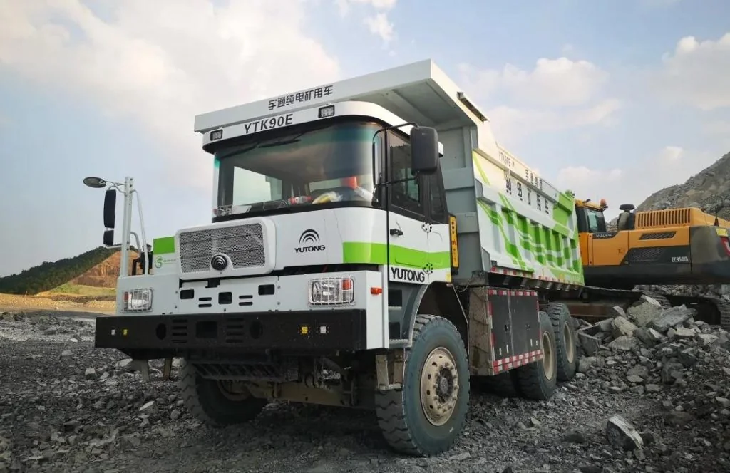 纯电动矿用自卸车